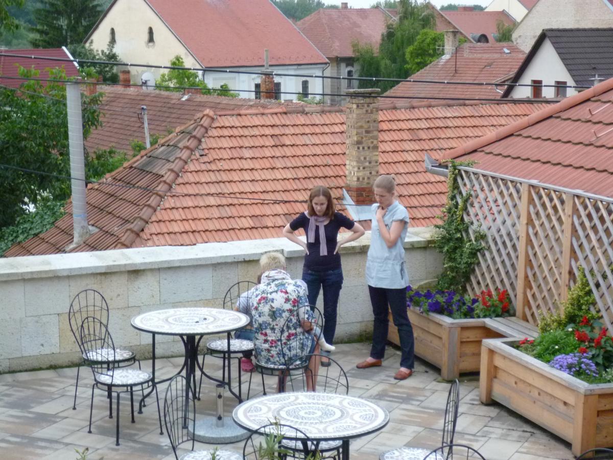 Erzsebet Pince Apartment โทไก ภายนอก รูปภาพ