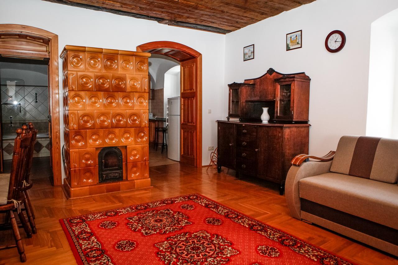 Erzsebet Pince Apartment โทไก ภายนอก รูปภาพ