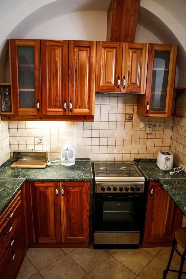 Erzsebet Pince Apartment โทไก ภายนอก รูปภาพ